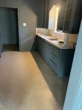 5563 Hall Ave in Corpus Christi, TX - Foto de edificio - Building Photo