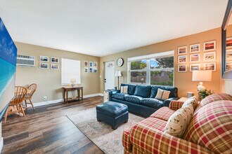 1236 Rosemary Ln, Unit A in Naples, FL - Foto de edificio - Building Photo