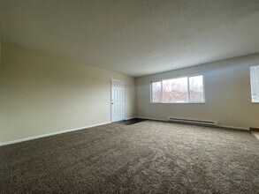 1408 NE 69th Ave in Portland, OR - Building Photo - Building Photo