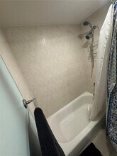 2660 NE 8th Ave, Unit 215 in Wilton Manors, FL - Building Photo - Building Photo