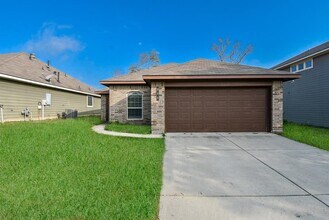 946 Oak Falls Dr in Willis, TX - Building Photo - Building Photo