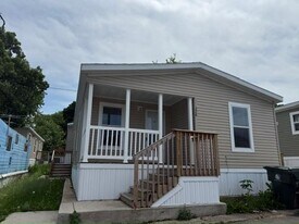 228 Cardinal Ln in Madison, WI - Building Photo
