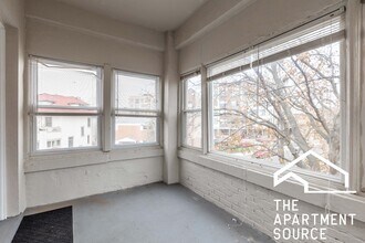7529 N Rogers Ave in Chicago, IL - Building Photo - Building Photo