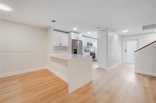 14725 SW 107th Ter in Miami, FL - Building Photo - Building Photo
