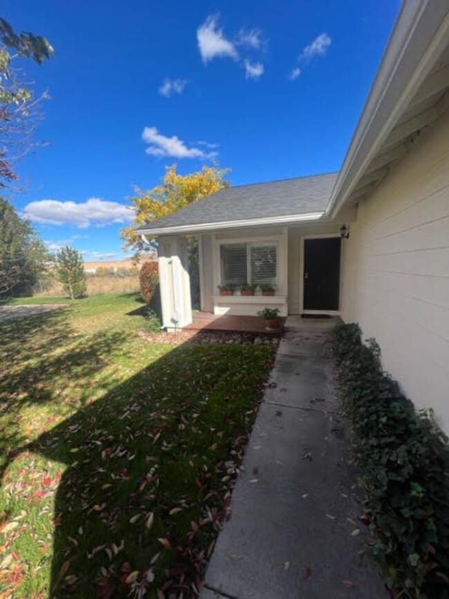 7600 Water View Way in Reno, NV - Building Photo - Building Photo