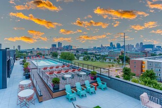 2501 Beacon Hill in Kansas City, MO - Foto de edificio - Building Photo