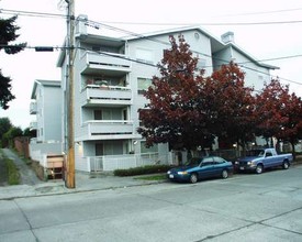 The Stone Court Apartments in Seattle, WA - Building Photo - Building Photo