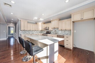 894 Avenue C in Bayonne, NJ - Building Photo - Building Photo