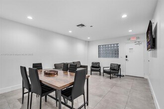 645 Palmetto Dr in Miami Springs, FL - Building Photo - Building Photo