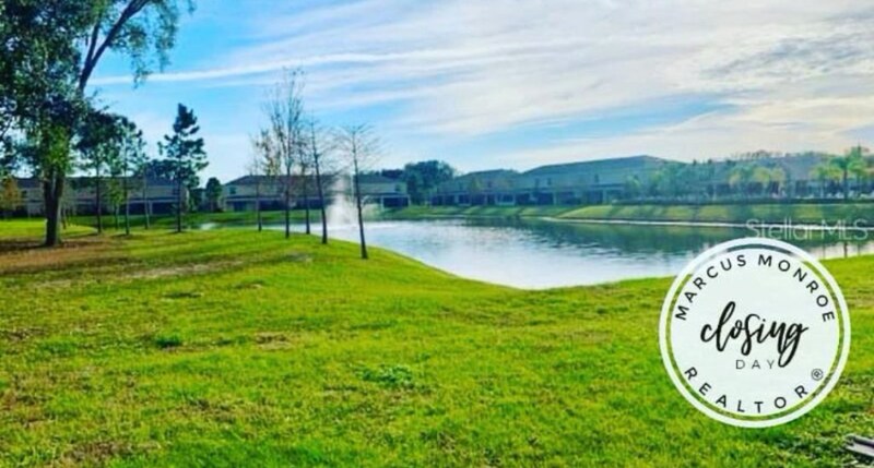 9745 Hound Chase Dr in Gibsonton, FL - Foto de edificio