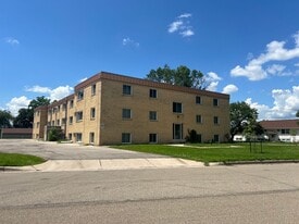 Eastwood Manor Apartments in Rochester, MN - Building Photo