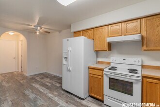 530 Bitterroot Cir in Anchorage, AK - Building Photo - Building Photo