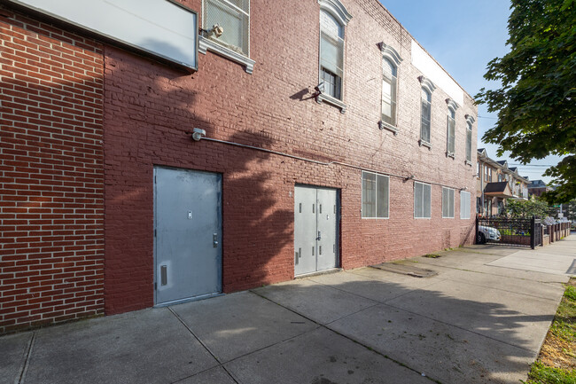 9014 95th Ave in Jamaica, NY - Building Photo - Building Photo