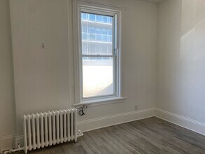 379 Cooper St in Ottawa, ON - Building Photo - Building Photo