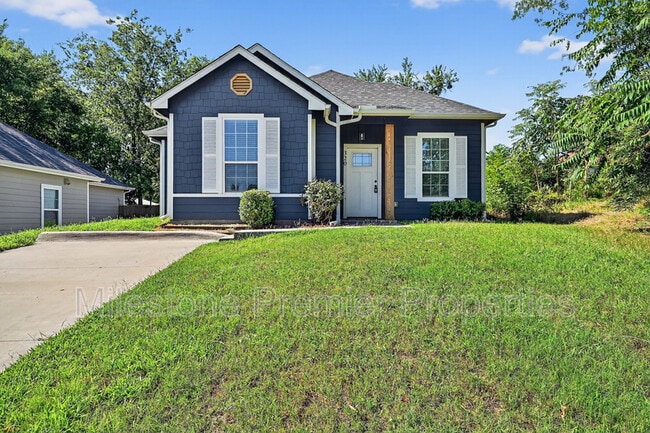 property at 320 W Bond St