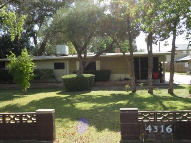 4316 N 27th St in Phoenix, AZ - Foto de edificio