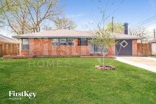 1204 Trenton Ln in Baytown, TX - Building Photo