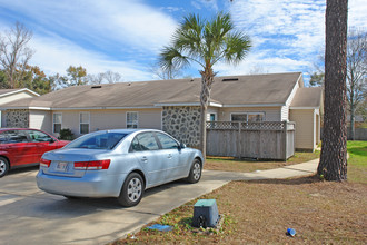 8330 Country Walk Dr in Pensacola, FL - Building Photo - Building Photo