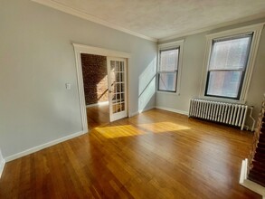 119 Richmond St, Unit 2 in Boston, MA - Building Photo - Building Photo