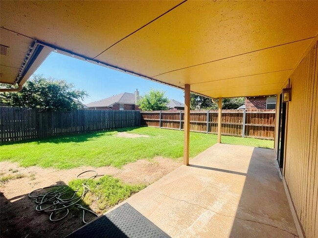 2705 Clover Glen Dr in Edmond, OK - Building Photo - Building Photo
