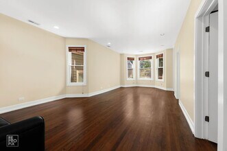 3320 W Warner Ave in Chicago, IL - Building Photo - Building Photo