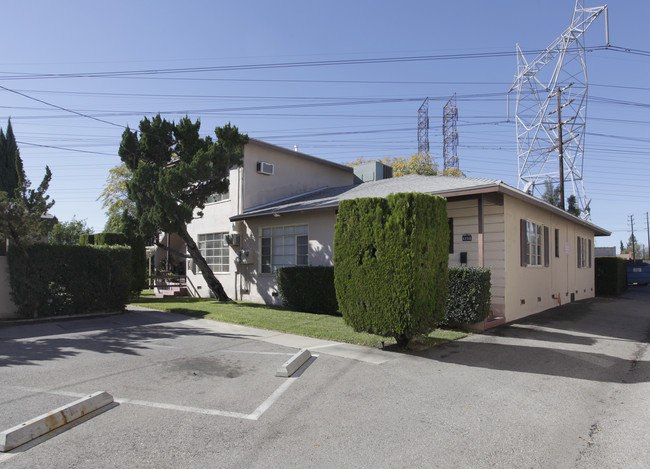 6251 Vineland Ave in North Hollywood, CA - Building Photo - Building Photo