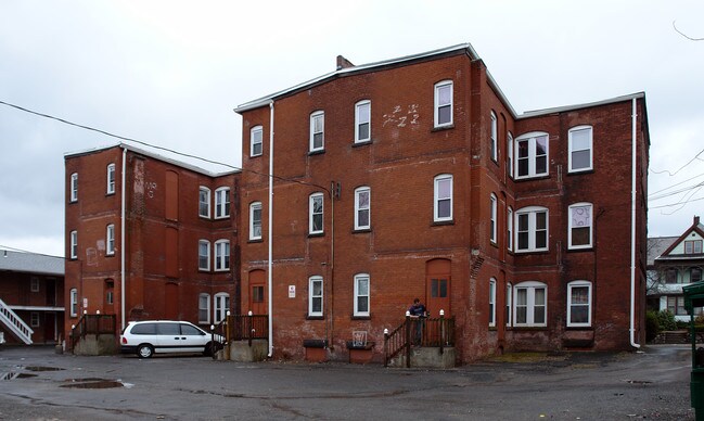 The Dunboy in Holyoke, MA - Foto de edificio - Building Photo