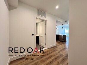 5801 Camerford Ave in Los Angeles, CA - Building Photo - Building Photo