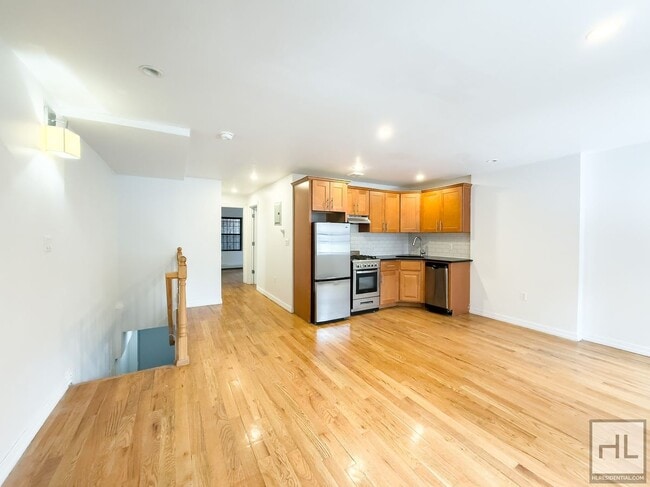 GREENE AVENUE / Spacious Bed-Stuy 2-Bed 1