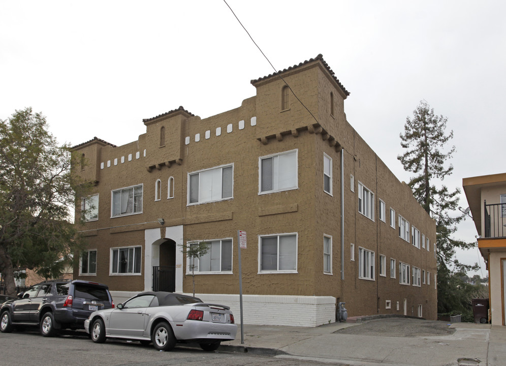 3027 Capp St in Oakland, CA - Building Photo