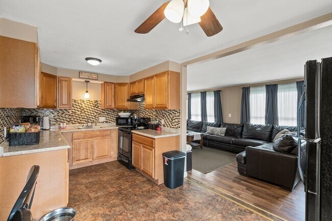 71 Silver Lake Ave, Unit 71 silver lake in Newton, MA - Building Photo - Building Photo