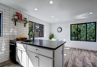 Gallaway Apartments in Seattle, WA - Building Photo - Interior Photo