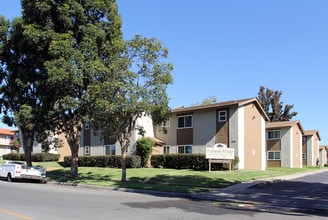 Parkwood Village in National City, CA - Foto de edificio - Building Photo