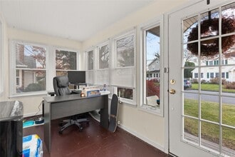 55 Robbins Ave in Amityville, NY - Building Photo - Building Photo