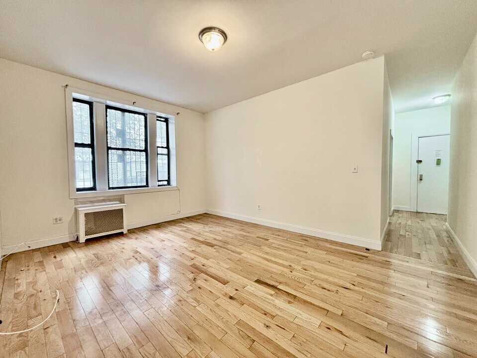 280 Fort Washington Ave in New York, NY - Building Photo