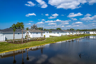 Yardly Artisan Lakes in Palmetto, FL - Building Photo - Building Photo