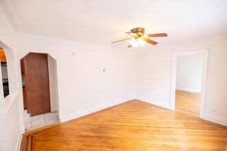 56 Marlboro Rd, Unit # 1 in Valley Stream, NY - Building Photo - Building Photo