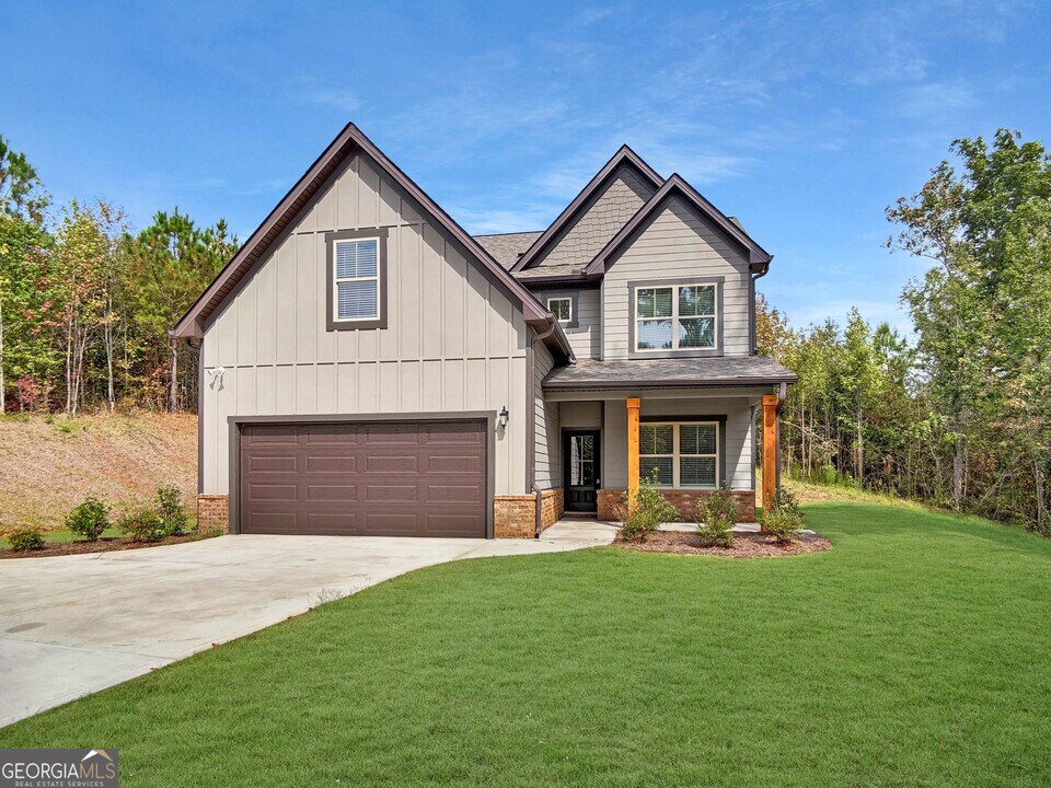 92 Hidden Brook Trail in Newnan, GA - Building Photo