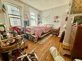 1665 Commonwealth Ave, Unit 5 in Boston, MA - Building Photo