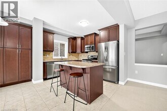 61 Irwin Ave in Hamilton, ON - Building Photo - Building Photo