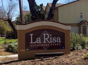 La Risa Apartments in San Antonio, TX - Building Photo - Building Photo