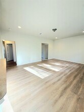 715 Hallvale Dr in White Settlement, TX - Foto de edificio - Building Photo