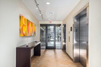 7291 N Scottsdale Rd in Paradise Valley, AZ - Building Photo - Building Photo