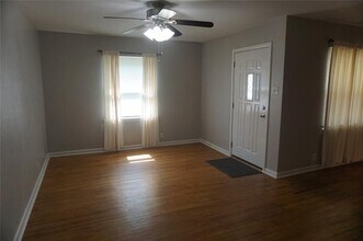 2121 N Alexander St in Sherman, TX - Building Photo - Building Photo