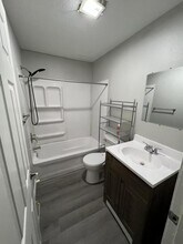 210 Davis St in Pekin, IL - Building Photo - Building Photo
