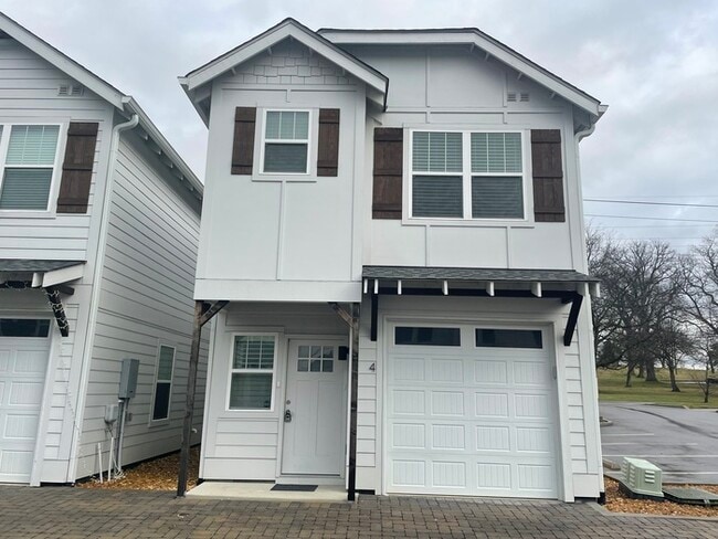 300 Stewarts Ferry Pike