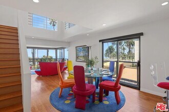 833 Ocean Ave in Santa Monica, CA - Building Photo - Building Photo
