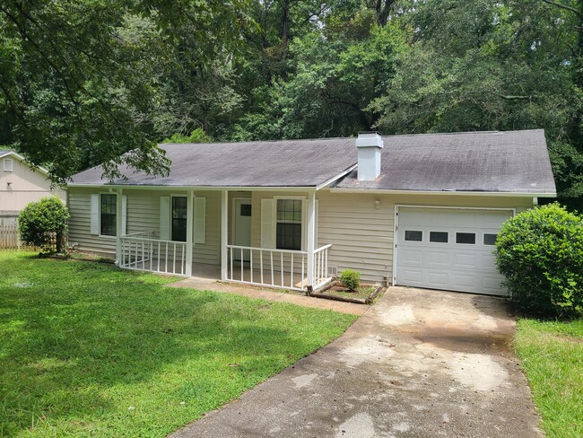 905 Hemingway Rd in Stone Mountain, GA - Building Photo - Building Photo