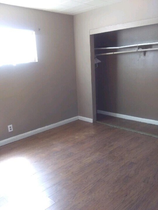 3381 Brussels St, Unit 4 in Las Vegas, NV - Building Photo