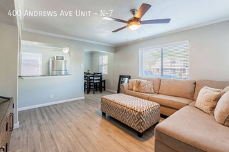 400 Andrews Ave in Dallas, TX - Building Photo - Building Photo